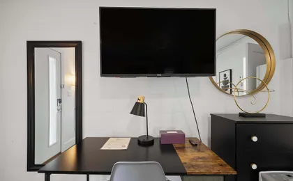 Chic City Retreat 97 Sleeps 2!