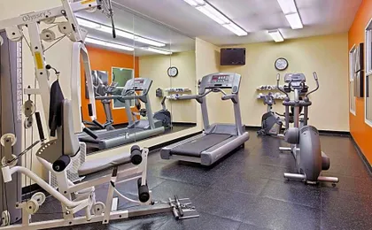 Country Inn & Suites by Radisson, Moline Airport