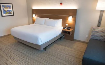 Holiday Inn Express Hotel & Suites East Lansing By IHG