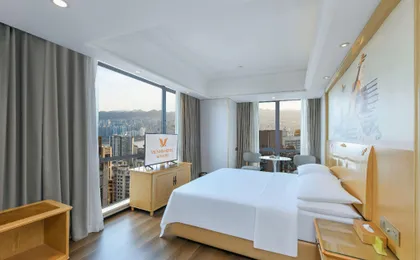 Vienna Hotel Chongqing Yangjiaping Pedestrian Street Light Rail Station