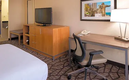 Holiday Inn Hotel & Suites Warren By IHG
