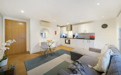 Modern Apartments in Bayswater Central London FREE WIFI & AIRCON by City Stay Aparts London