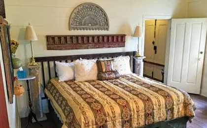 Baines House Inn And Gallery
