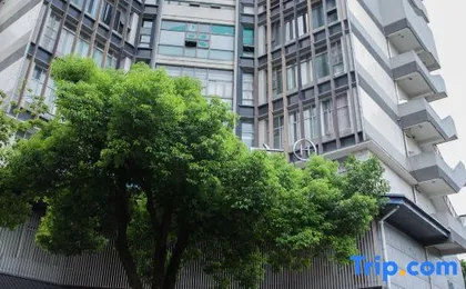 Guoyu Hotel (Shanghai Stadium Caobao Road Subway Station)