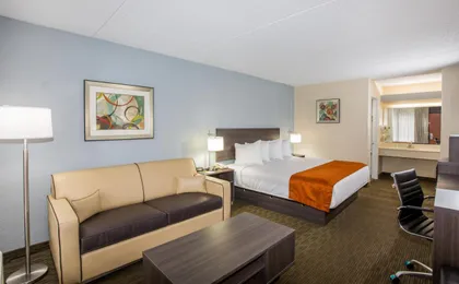 Days Inn & Suites by Wyndham Orlando Airport