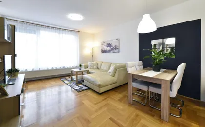 Apartment Stadium