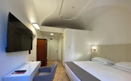Dnb House Hotel