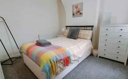 Bright, Comfortable Home, Convenient for City Centre