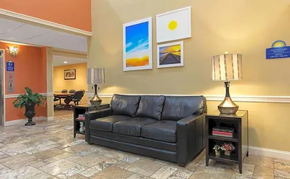 Days Inn & Suites by Wyndham Florence/Jackson Area