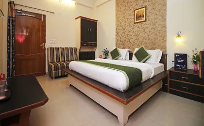 Yash Hotel