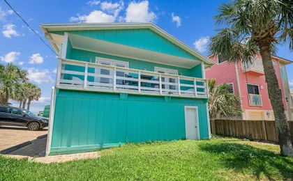 Charming Coastal Retreat Steps From Beach 3 Bedroom Home