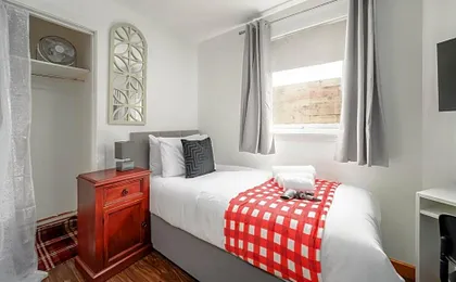 Bosta Guest House - Private Rooms - Inverness