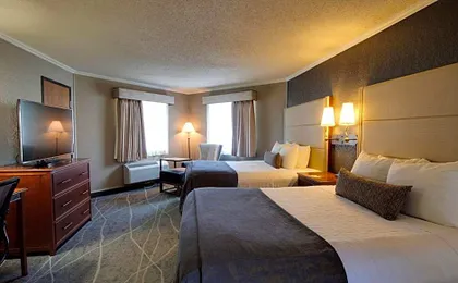 Best Western Harbour Pointe Lakefront