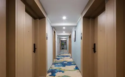 Shenzhen Haiyue Hotel (Nanshan Window Shop of the World）
