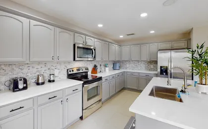 Dog-friendly Home With Lake Views, Ping-pong, air Hockey, Streaming, W/d, & AC