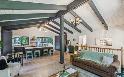 Modern Forest Escape, Near Lake Stevens & Hikes
