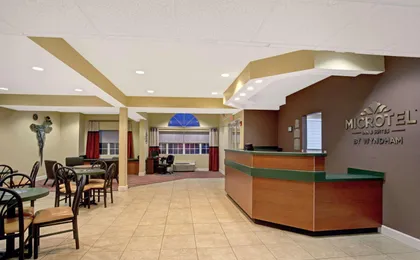 Microtel Inn & Suites By Wyndham Bushnell