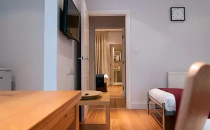 12 London Street Apartments