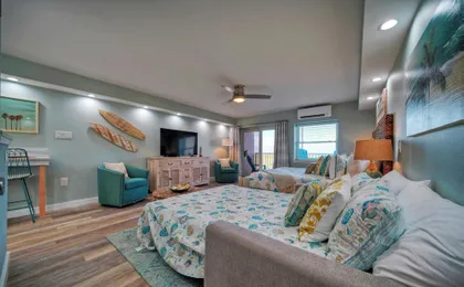 Beachfront Condo, Prvt Balcony w/ View, Pool Access Beach Happy by Avantstay