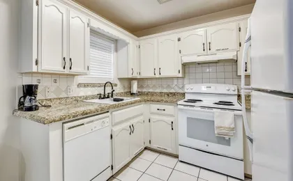 Pool Access & Work-ready Comforts! Edinburg Apt