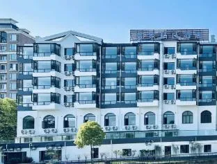 Home Inn Plus Shanghai New International Expo Center Huamu Road Metro Station