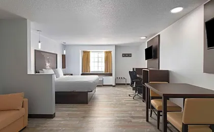 Super 8 by Wyndham Harbison/Parkridge Hospital