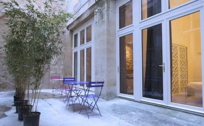 Ausone Beautiful loft apartment in historical center + terrace and parking