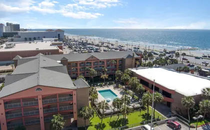 Beachfront Palms Resort Galveston, An Ascend Collection Hotel