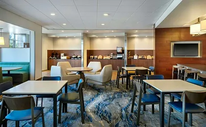 Fairfield Inn & Suites by Marriott Lincoln Southeast
