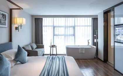 Pagoda Hotel Hangzhou West Lake Wulin - City Center and Family Friendly