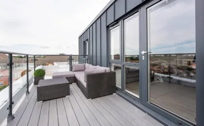 2 Bedroom Penthouse - Large Balcony - Minster View
