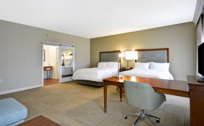 Hampton Inn & Suites Charleston Airport