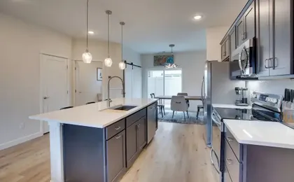 Modern Townhome ~ 3 Mi to Dtwn Grand Junction