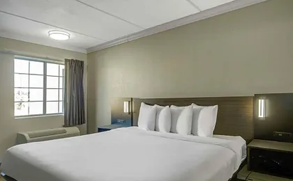 Motel 6 San Antonio, TX I-35 North Corridor