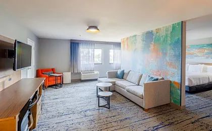 La Quinta Inn & Suites by Wyndham Ft. Myers Sanibel Gateway
