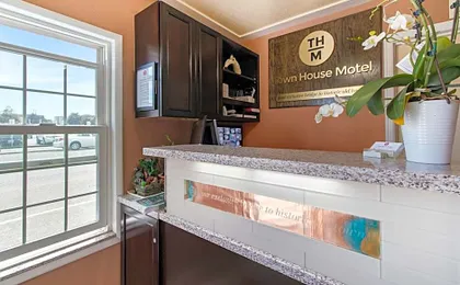 Eureka Town House Motel - Historic Old Town