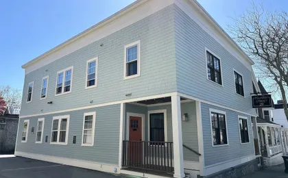 Bright 1 Bed/1 Bath On Historic Pelham St - Unit 2 1 Bedroom Home