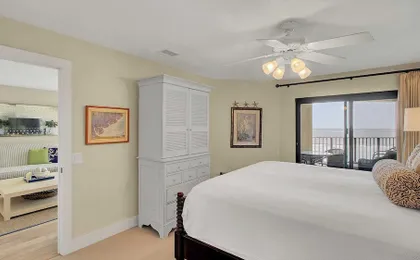 417 Seascape by Avantstay Beachfront Condo w/ Communal Pool Access