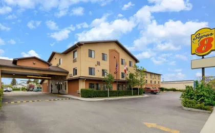 Super 8 by Wyndham Butte Mt