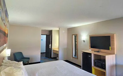 Days Inn & Suites by Wyndham New Iberia