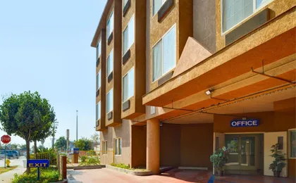 H3 Inn & Suites - LAX Airport - Los Angeles