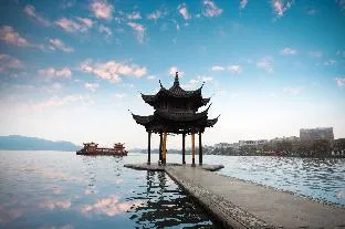 Atour Light Hotel Hangzhou West Lake Lakeside Qinghefang