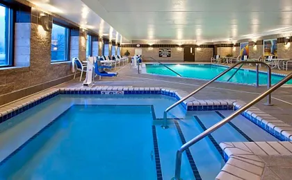 Holiday Inn Express Hotel & Suites Minneapolis - Minnetonka By IHG
