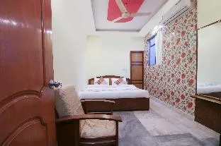 Hotel O Home Cozy Studio Collage Square Hotel Maya International Near St. Thomas's Church
