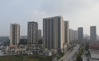 Qiyu Hotel (Chongqing Finance School Halo Shopping Park)