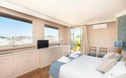 Rental in Rome Trevi Luxury Penthouse