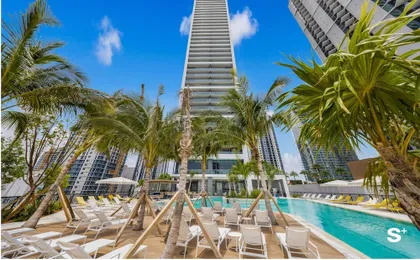 44th-Floor Luxury Condo - Gym & Pool