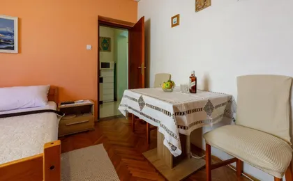 Apartment Antic S