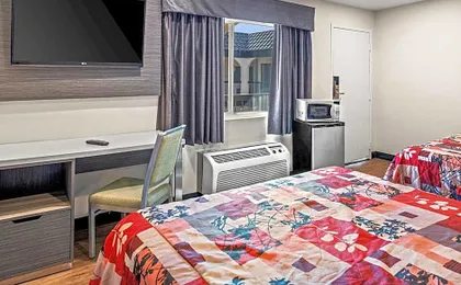 La Mirage Inn - Long Beach