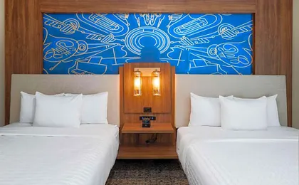 La Quinta Inn & Suites by Wyndham Nashville Downtown Stadium